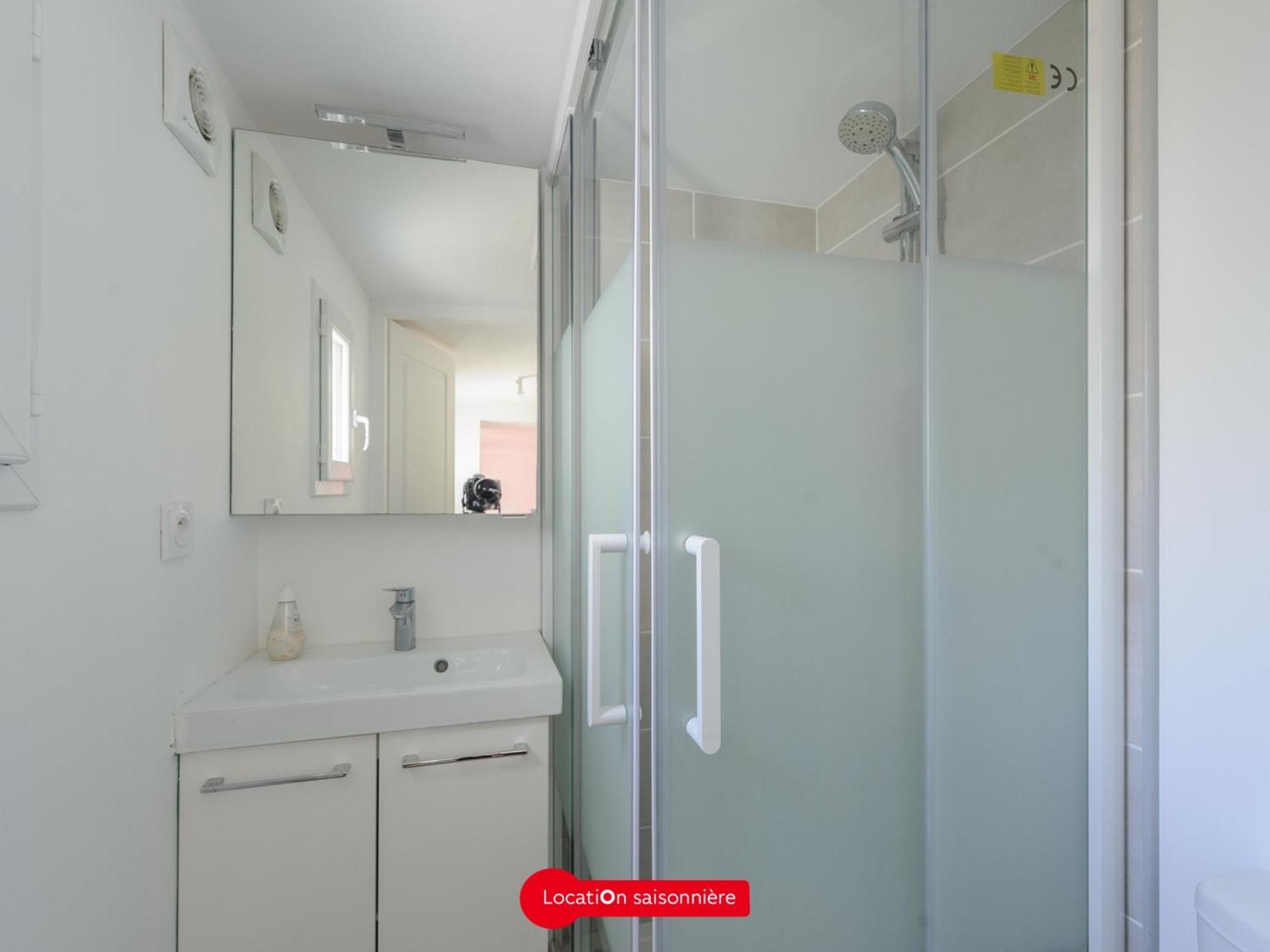 Appartement T2 A 50M De La Plage Avec Cour, Wifi Et Equipements Bebe - 4 Pers, Chatelaillon-Plage - Fr-1-535-17 Buitenkant foto