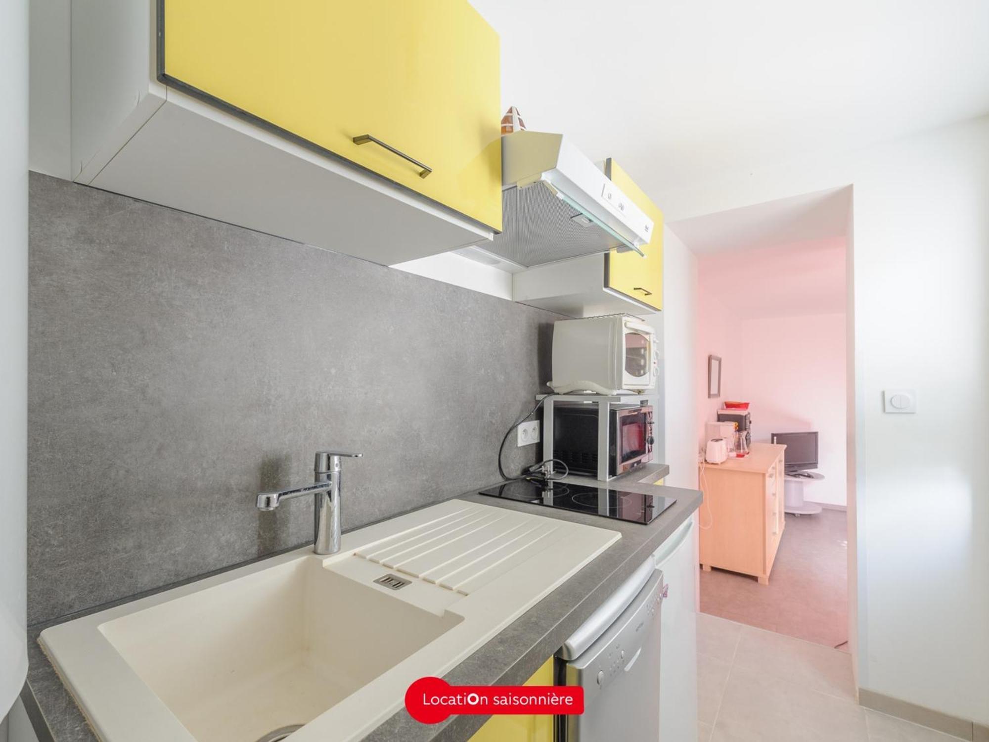 Appartement T2 A 50M De La Plage Avec Cour, Wifi Et Equipements Bebe - 4 Pers, Chatelaillon-Plage - Fr-1-535-17 Buitenkant foto